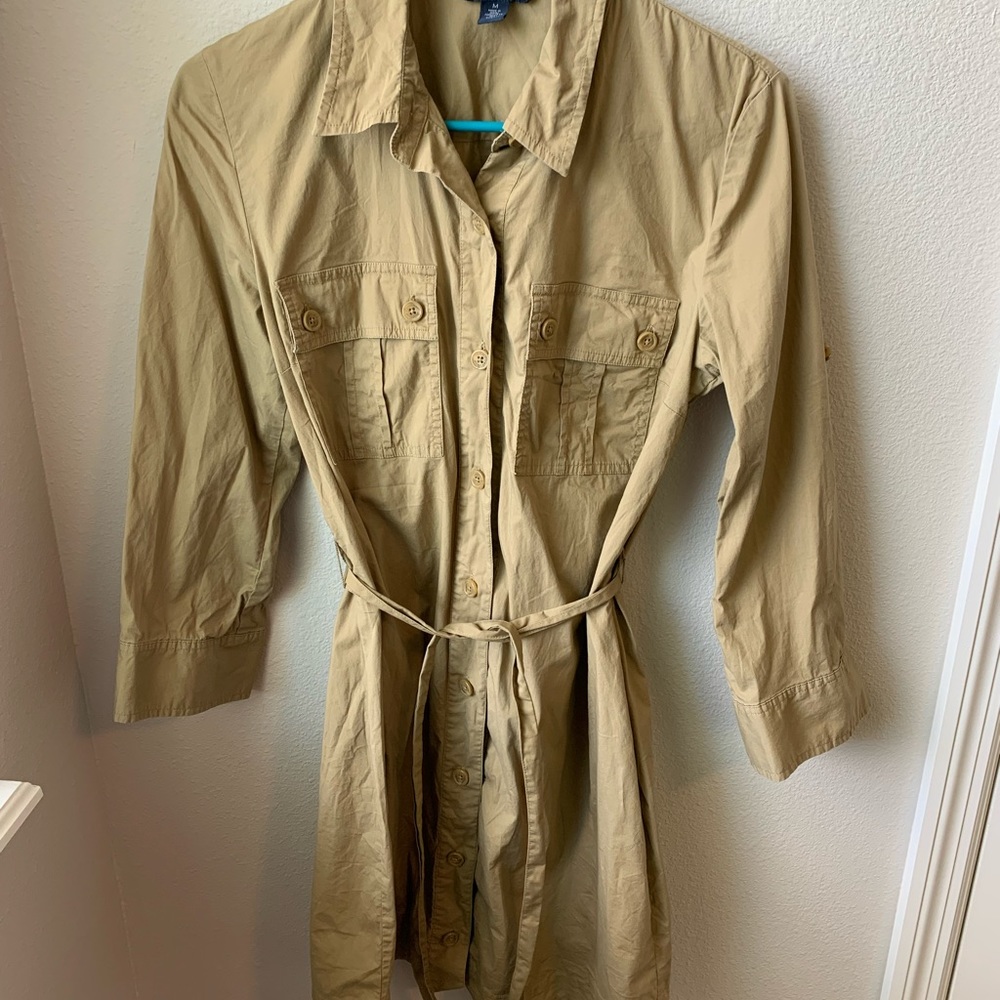 Tommy Hilfiger - Size M - Button up dress w/belt - EUC